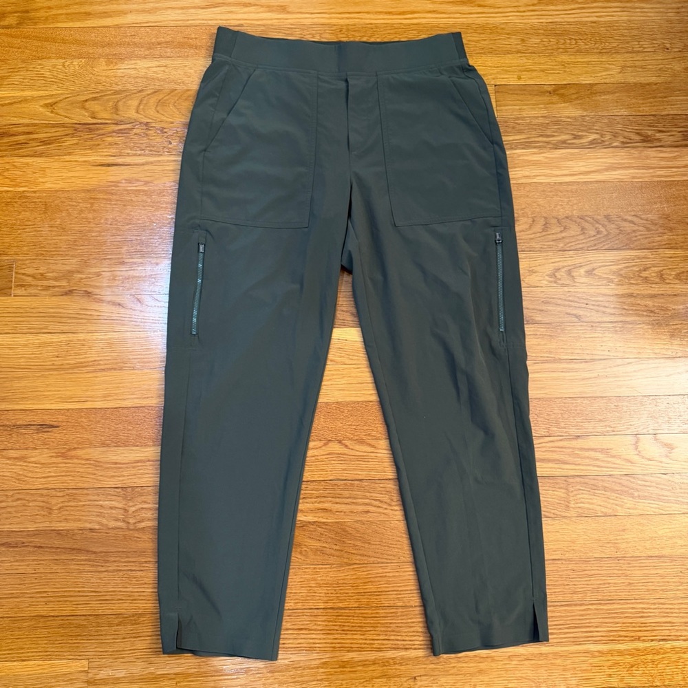 Athleta Brooklyn Mid Rise Ankle Utility Pant in Dark Forest Green - Size 10